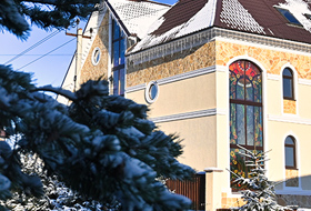 Сказочный витражный домик.